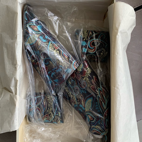 NIB Marc Fisher Ltd Black Multi Fabric Sandals size 10 - Picture 12 of 13